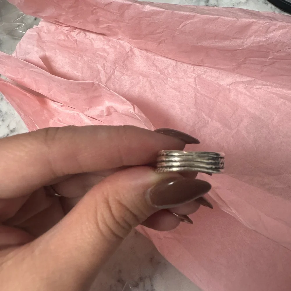 X CROSSOVER BAND RING - Picture 4 of 6